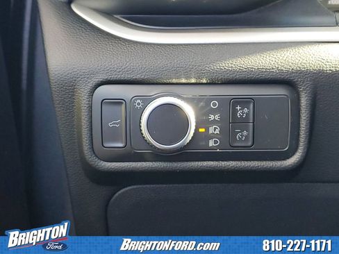 Used 2022 Ford Explorer XLT image 18