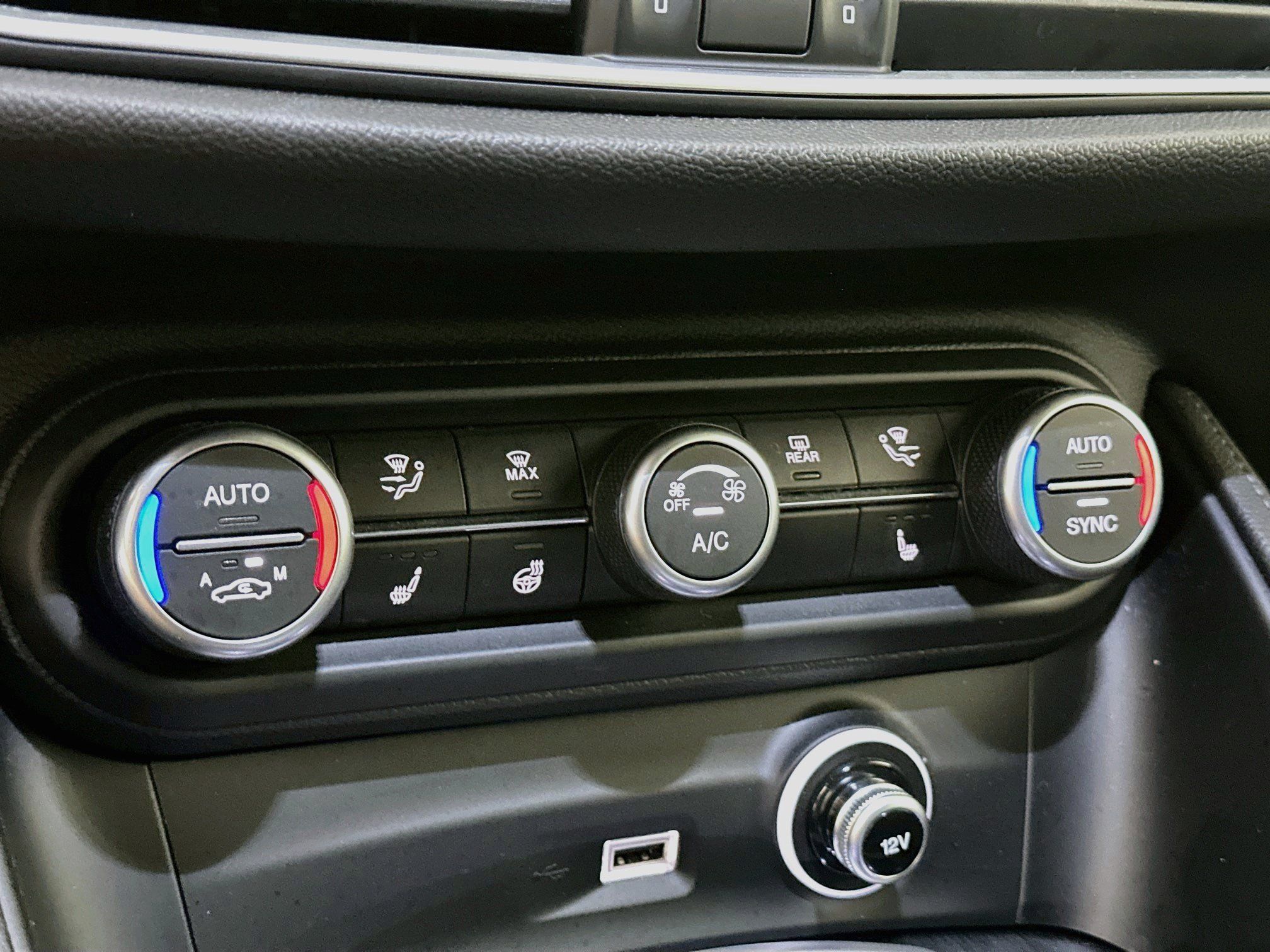 Used 2023 Alfa Romeo Stelvio Sprint RWD image 24