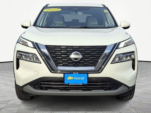 Used 2023 Nissan Rogue SV image 2