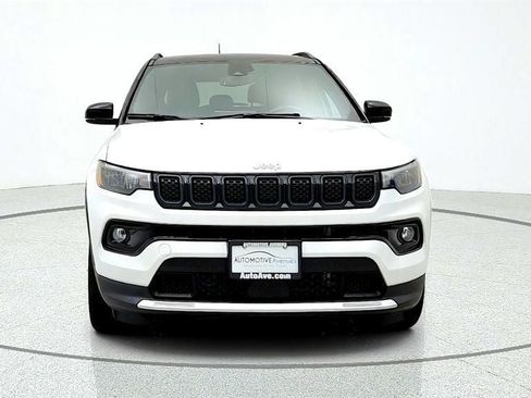 Used 2023 Jeep Compass Limited AWD/4WD image 2