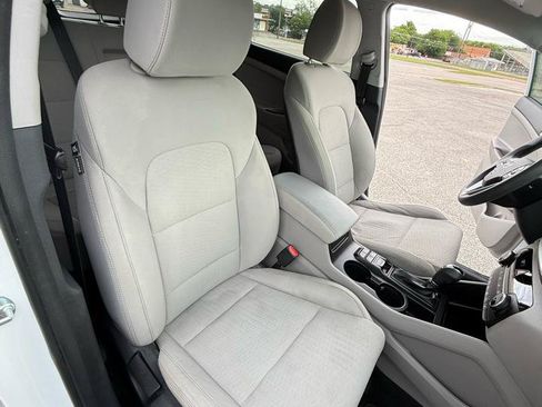 Used 2021 Hyundai Tucson Value FWD image 23