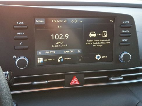 Used 2023 Hyundai Elantra SEL image 19