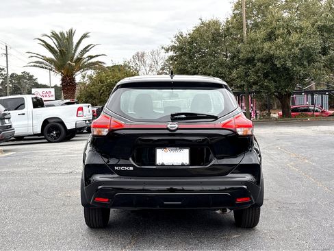 Used 2024 Nissan Kicks S image 17