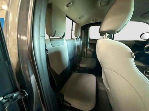 Used 2017 Toyota Tacoma SR5 w/ Tow Package image 24