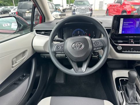 Used 2026 Toyota Corolla LE FWD image 19