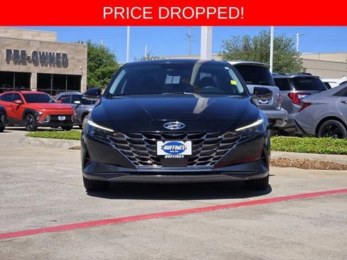 Used 2023 Hyundai Elantra Limited FWD image 2