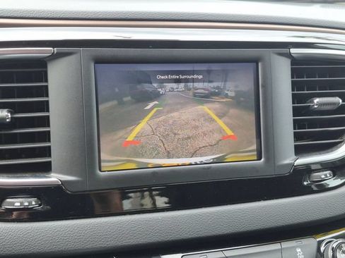 Used 2023 Chrysler Voyager LX FWD image 13