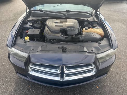 Used 2011 Dodge Charger SE w/ Connectivity Group image 12