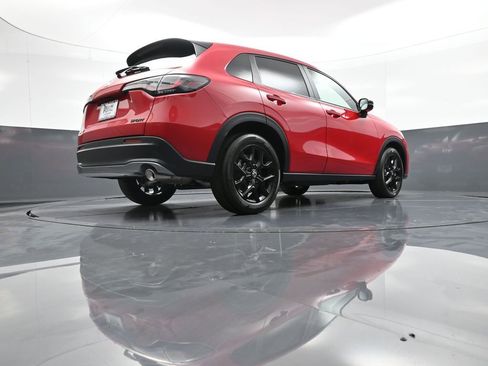 Certified 2025 Honda HR-V Sport image 28