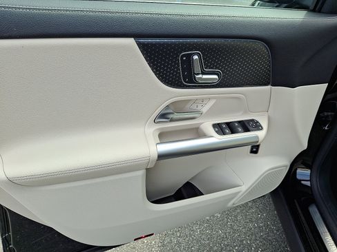 Certified 2025 Mercedes-Benz GLA 250 4MATIC image 12