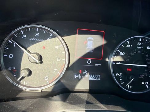 Used 2024 Subaru Crosstrek 2.0i Premium AWD/4WD image 8