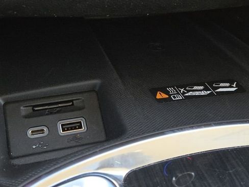 Used 2022 Buick Enclave Premium w/ Experience Buick Package image 9