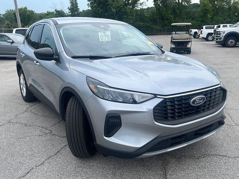 Used 2023 Ford Escape Active w/ Cold Weather Package FWD image 3