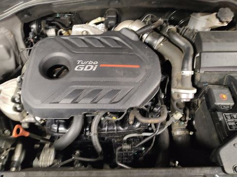 Used 2018 Hyundai Santa Fe Sport w/ Cargo Package FWD image 30