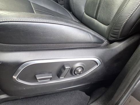 Used 2024 Jeep Wagoneer Series II w/ Flexible Seating Group image 16