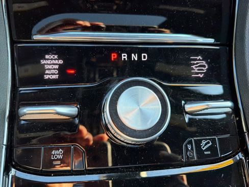 Used 2024 Jeep Grand Cherokee Overland w/ Trailer Tow Package image 15