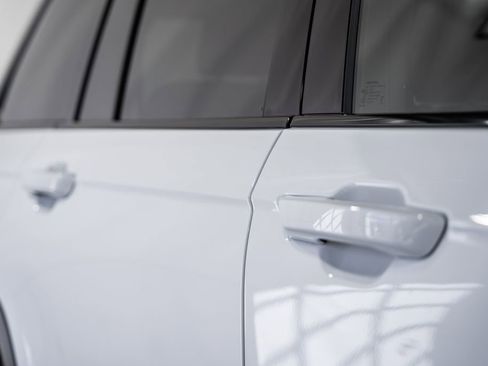 New 2025 Jeep Grand Cherokee Limited image 16