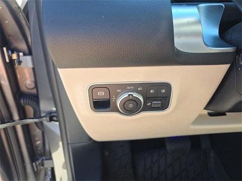 Certified 2026 Mercedes-Benz GLB 250 4MATIC image 41