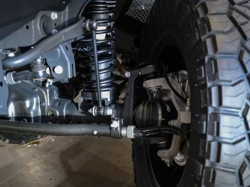 Used 2025 Jeep Gladiator Sport image 79