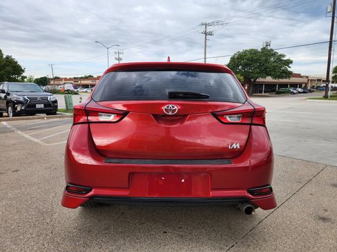 Used 2018 Toyota Corolla iM FWD image 3