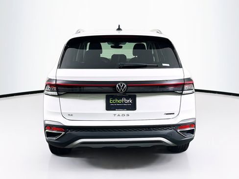 Used 2025 Volkswagen Taos SE AWD/4WD image 7