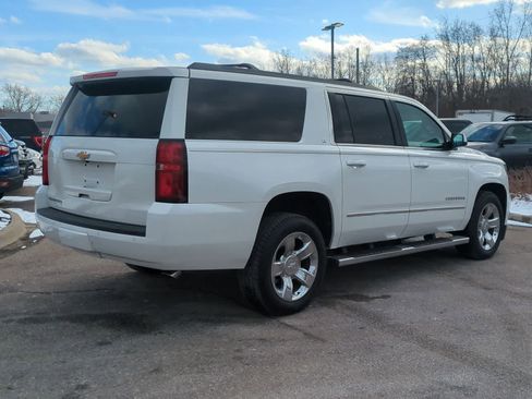 Used 2017 Chevrolet Suburban LT w/ LT Signature Package image 8