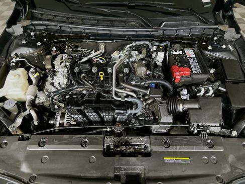 Used 2025 Nissan Altima 2.5 SV image 30