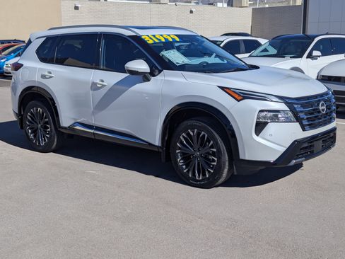 Used 2024 Nissan Rogue Platinum w/ Platinum Premium Package image 1