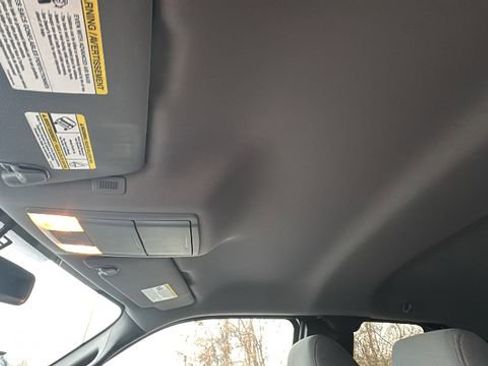 Used 2011 Ford F150 XLT w/ XLT Chrome Pkg image 10