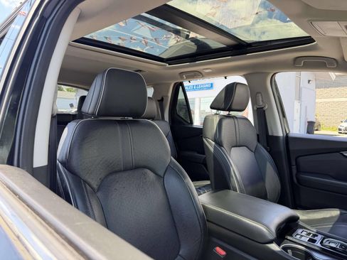 Used 2023 Honda Pilot Elite image 11