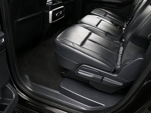 Used 2024 Ford Expedition Max XLT image 28