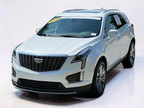 Certified 2025 Cadillac XT5 Premium Luxury AWD/4WD image 11