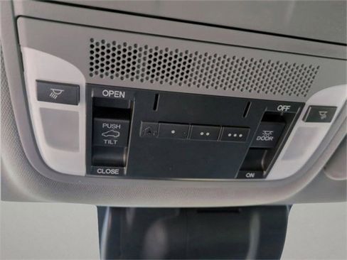 Used 2020 Acura MDX FWD image 18