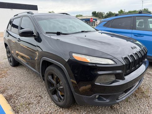 Used 2015 Jeep Cherokee Latitude w/ Comfort/Convenience Group AWD/4WD image 2