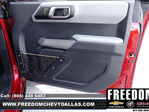 Used 2021 Ford Bronco Badlands image 32