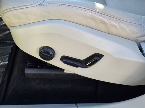 Used 2022 Volvo XC60 B5 Momentum image 23