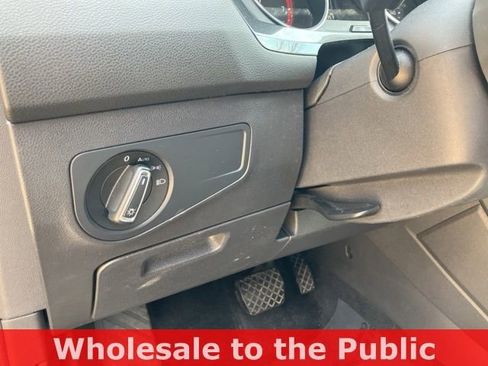 Used 2018 Volkswagen Tiguan S image 12