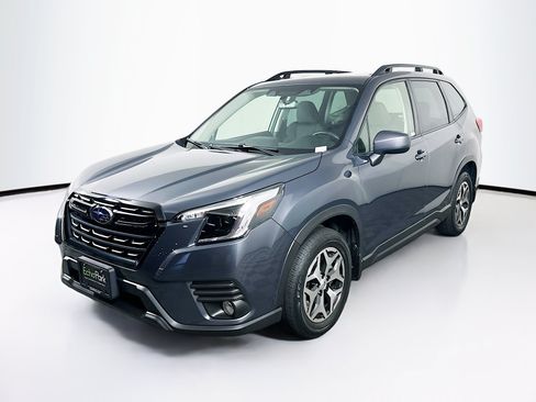 Used 2022 Subaru Forester Premium AWD/4WD image 3