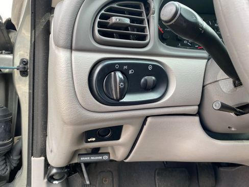 Used 2003 Ford Taurus SES image 26