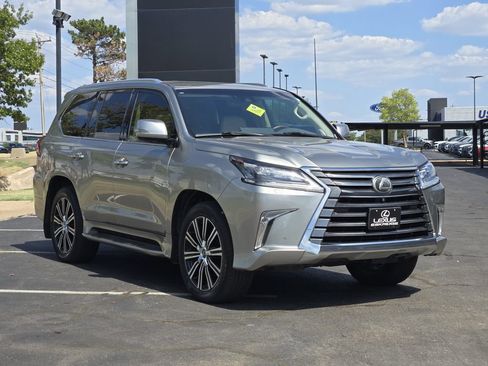 Used 2020 Lexus LX 570 4WD w/ Luxury Package image 3