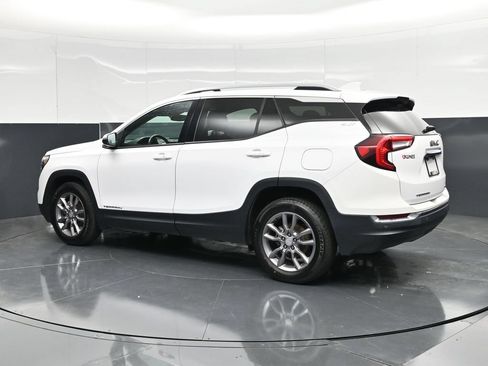Used 2023 GMC Terrain SLT AWD/4WD image 7