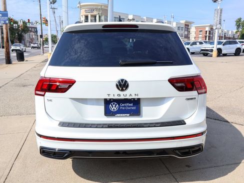 Used 2024 Volkswagen Tiguan SE R-Line AWD/4WD image 4