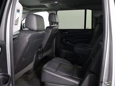 Used 2017 GMC Yukon XL SLT w/ Open Road Package image 11