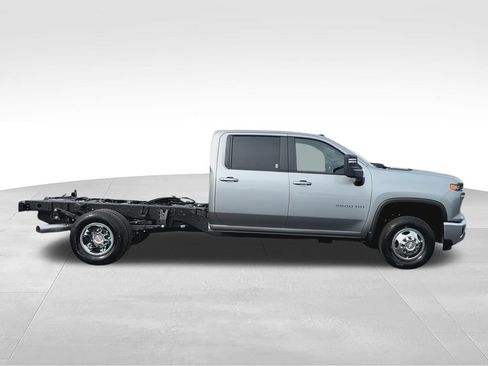 New 2026 Chevrolet Silverado 3500 LT w/ Convenience Package AWD/4WD image 9