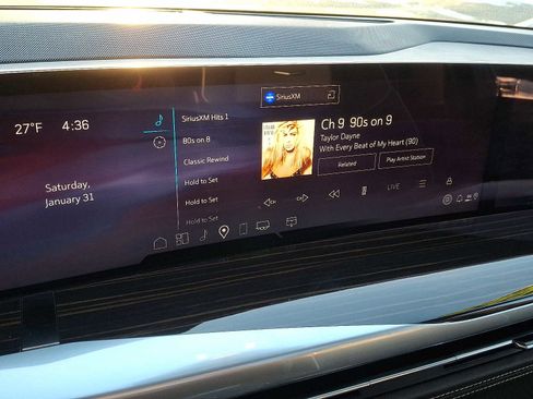 Used 2025 Cadillac Escalade Premium Luxury image 18