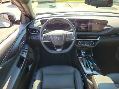 Used 2024 Buick Envista Sport Touring w/ Convenience I Package FWD image 10