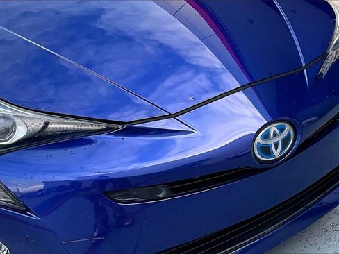 Used 2018 Toyota Prius Four Touring image 31