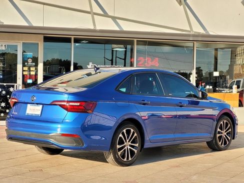Used 2023 Volkswagen Jetta Sport image 5