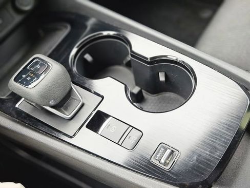 Certified 2024 Nissan Rogue SV image 26