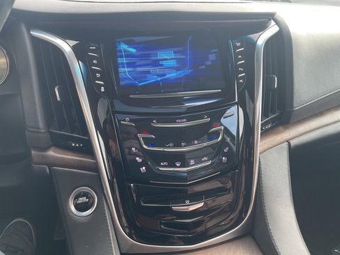 Used 2019 Cadillac Escalade ESV Luxury w/ LPO, Escalade Noir Package image 24